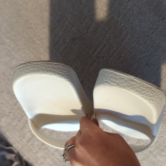 Authentic Ferragamo Slides - Picture 7 of 8